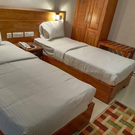 Devanganam Residency Hotel Guruvayur Exterior photo