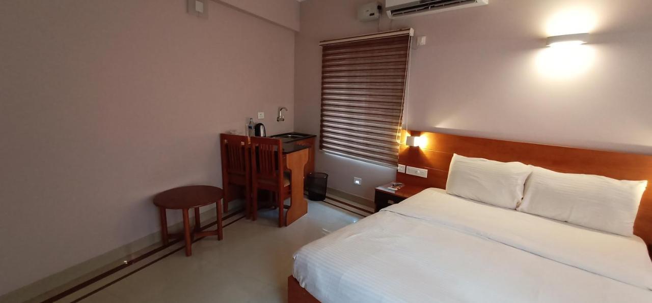 Devanganam Residency Hotel Guruvayur Exterior photo